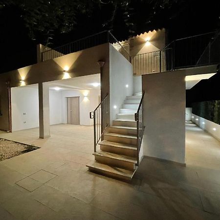 Chrisso Rooms Affittacamere San Teodoro  Exterior foto