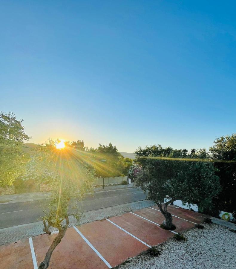Chrisso Rooms Affittacamere San Teodoro  Exterior foto