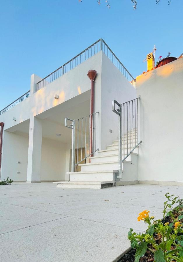 Chrisso Rooms Affittacamere San Teodoro  Exterior foto